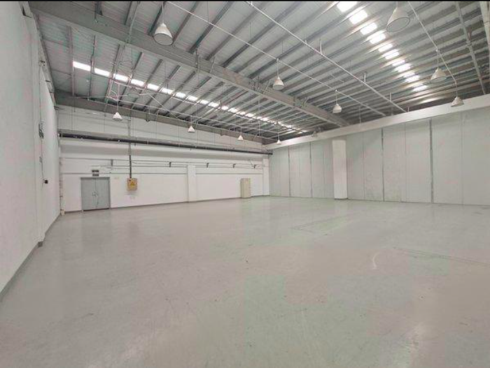 亦庄核心产业园 | 高标准厂房仓库 2000平内可环评 独立货梯物流门 ——7.5-8米层高，毗邻政务区与商务区，配套齐全，欢迎生产、医药、新能源等企业入驻